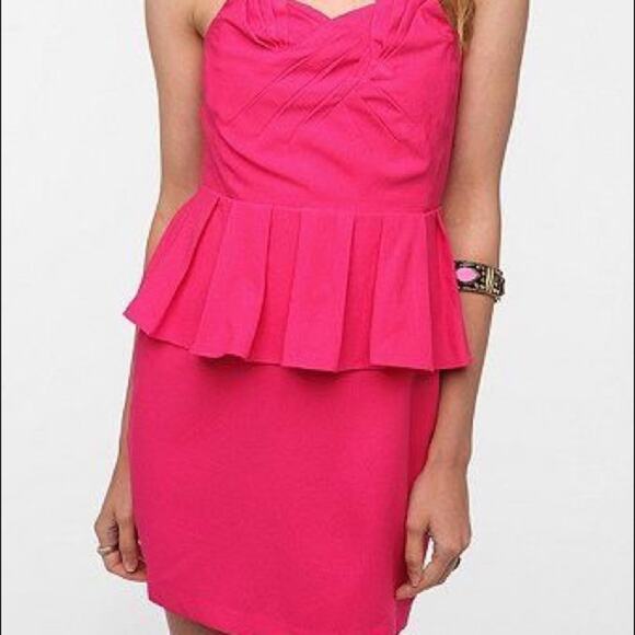 UO l Pins and Needles l Peplum dress l Pink l SZ 4 - Picture 1 of 6